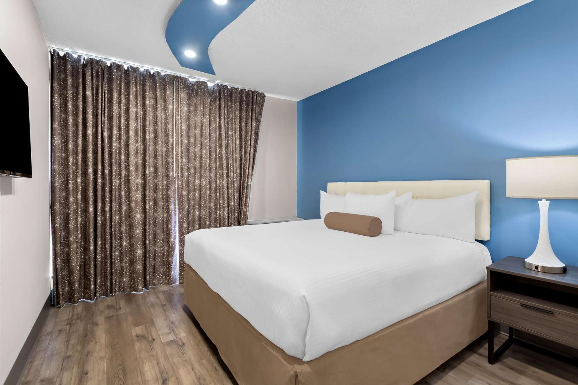 Surestay Plus By Best Western Уиндзор Екстериор снимка